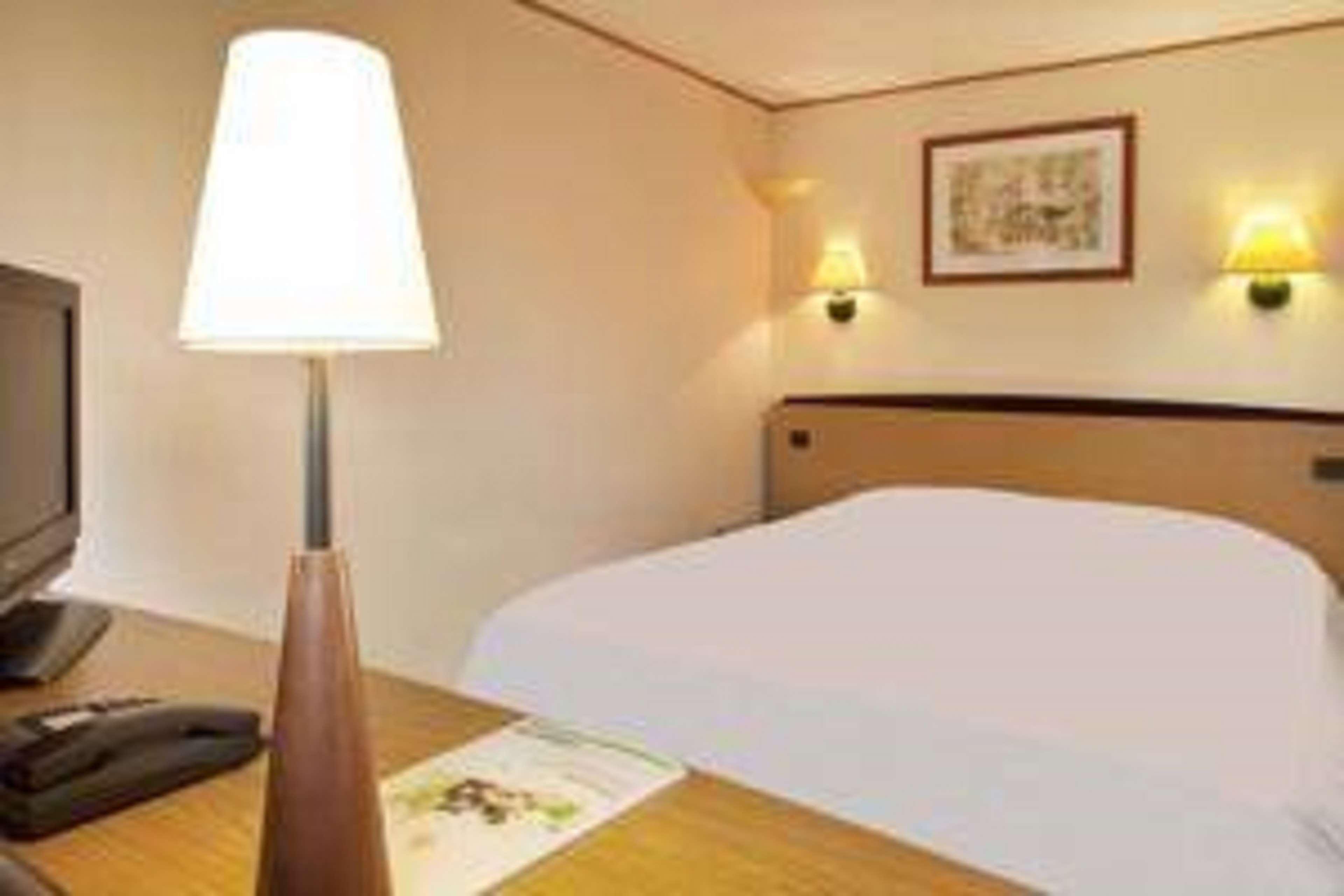 Kyriad Honfleur - La Riviere Saint Sauveur Экстерьер фото